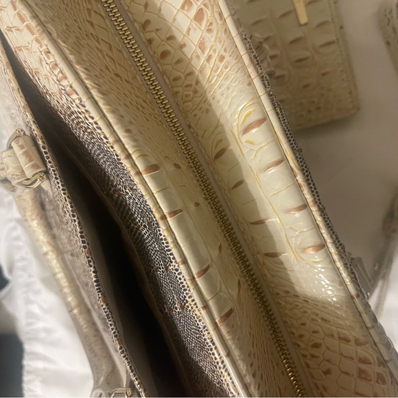 Brahmin Purse and matching wallet - Picture 3 of 10